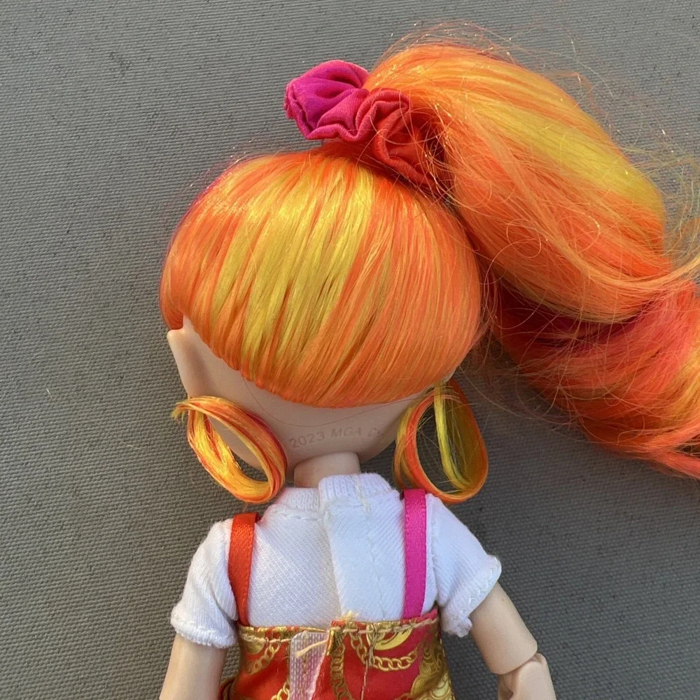 Rainbow Junior High Special Edition Laurel De'Vious 9in Fashion Doll MGA‎